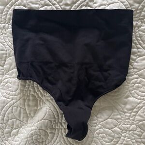 NWOT SKIMS shapewear panties. Size L